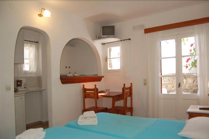 Pinelopi Aparthotel 3*